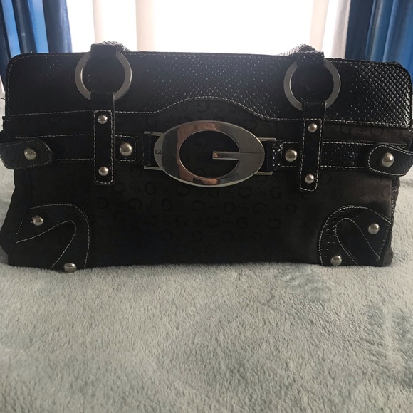 Guess purse - Picture 1 of 2